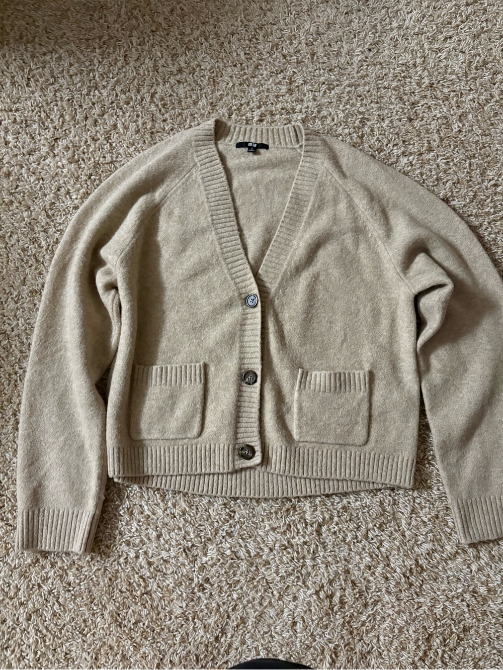 Uniqlo Women’s Soufflé Yarn Short Cardigan